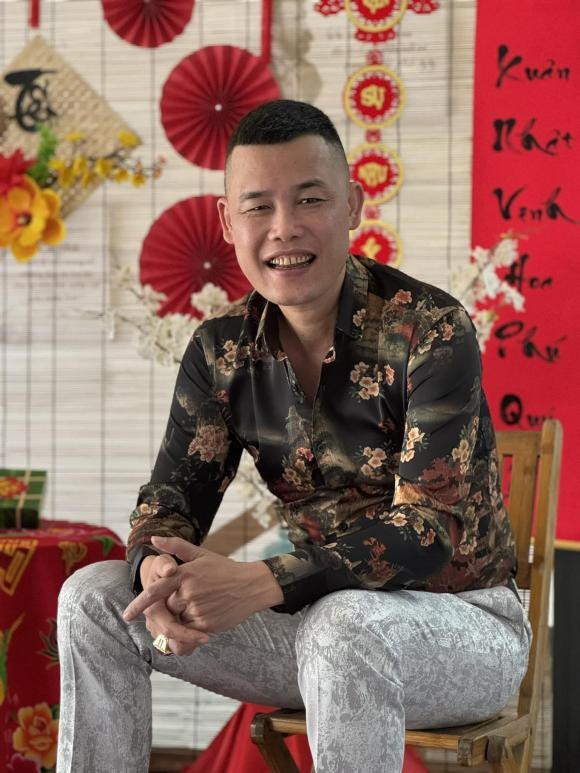 Hiep Ga len chuc ong ngoai o tuoi 46