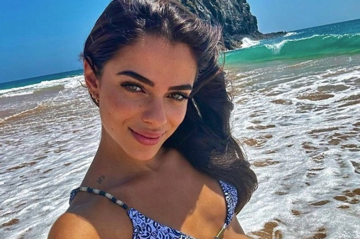 My nhan bong chuyen trieu nguoi me, chuyen nghe nguoi mau