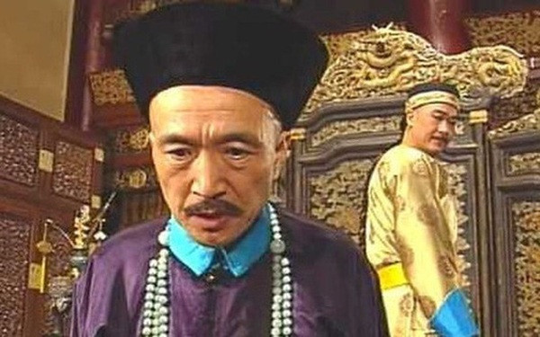  Tuy nhiên, có một lần vì không để ý nên Lưu Dung đã lỡ tay đánh thắng Càn Long. 