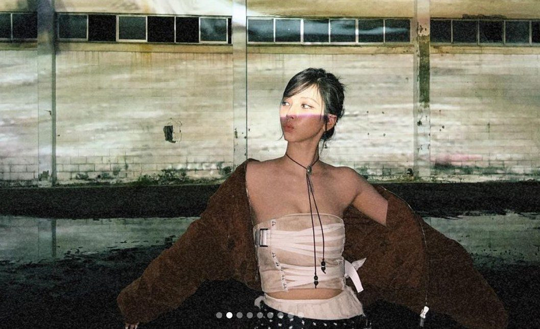 Cô luôn ý thức trong việc giữ gìn vóc dáng. Nói về việc tập luyện, Karina chia sẻ bản thân mình thường nhảy vũ đạo, gym và yoga để giữ cho dáng vóc nuột nà, không lên cân. Cô cũng là người cực kỳ ý thức về cân nặng, thậm chí là đo nó mỗi ngày. “Tôi đã đặt chỉ tiêu cho mức cân nặng phù hợp với cơ thể. Tôi đo trọng lượng cơ thể mỗi ngày. Nếu vượt quá con số nhất định, tôi sẽ giảm cân", Karina bày tỏ.