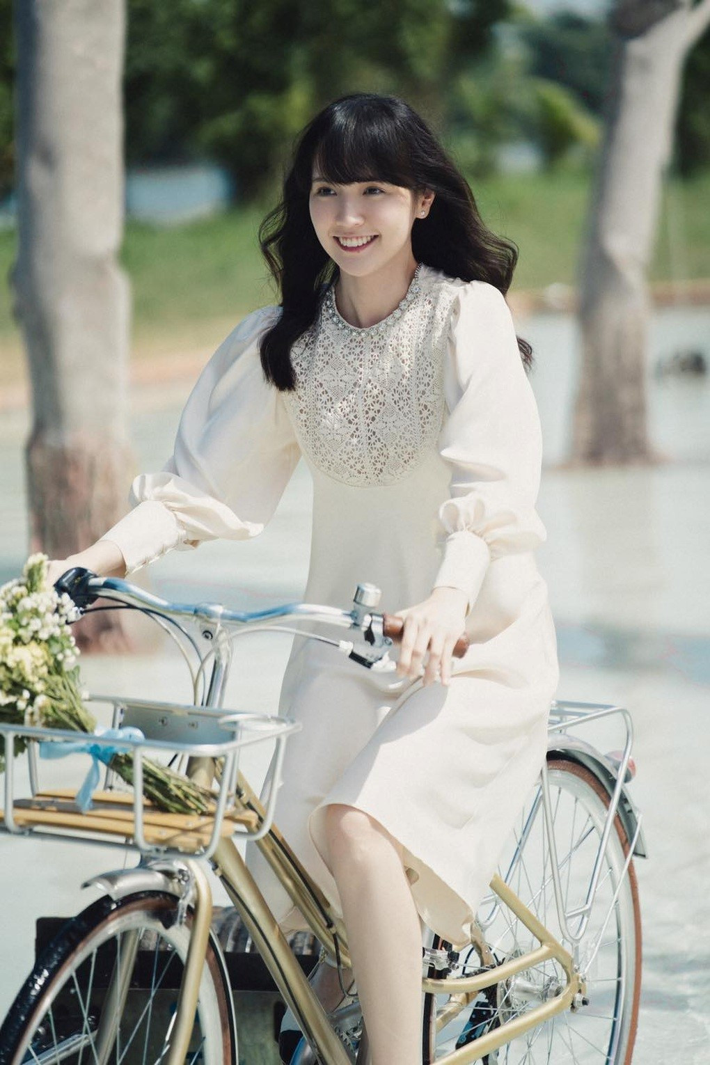 Khán giả nhận xét diễn viên 9X không hề sụt giảm phong độ sau thời gian dài chịu áp lực dư luận. Trái lại, cô ngày càng thăng hạng nhan sắc. Trong một số bức ảnh hậu trường ghi hình MV, dân mạng còn so sánh sự giống nhau giữa những đường nét trên gương mặt của "nàng thơ" và ca sĩ Sơn Tùng M-TP. Trên trang cá nhân, Hải Tú thi thoảng đăng những khoảnh khắc đời thường. Cô để mặt mộc, ăn mặc giản dị nhưng vẫn nhận về nhiều lời khen từ cư dân mạng. Khán giả nhận xét Hải Tú có phong cách thời trang năng động, hiện đại. 