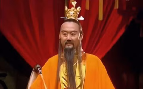  Top 2: Nguyên Thủy Thiên Tôn. Đây là nhân vật hầu như không xuất hiện trong Tây Du Ký nhưng giữ một vai trò không nhỏ. Ông được xem là sư phụ của Thái Ất Chân Nhân nên sở hữu pháp thuật cao cường. 