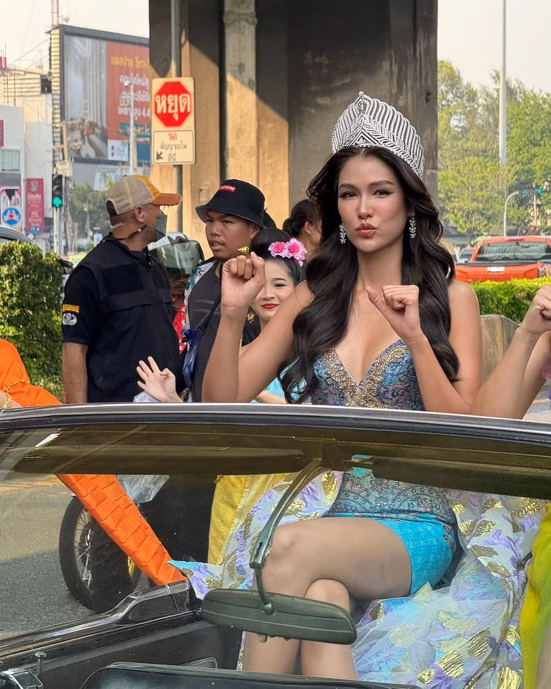 Dan hoa hau mac goi cam tai le hoi te nuoc-Hinh-8