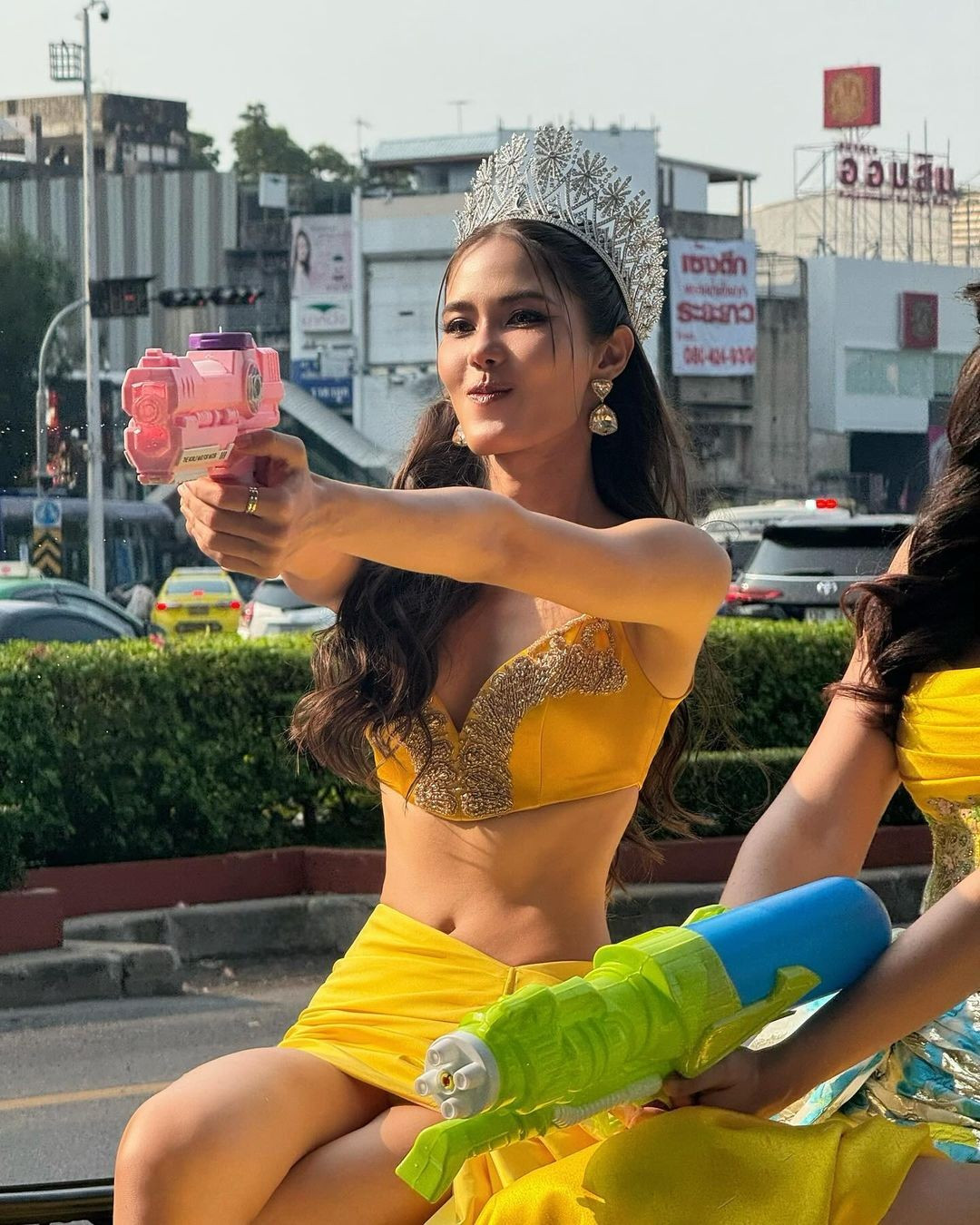 Dan hoa hau mac goi cam tai le hoi te nuoc-Hinh-12