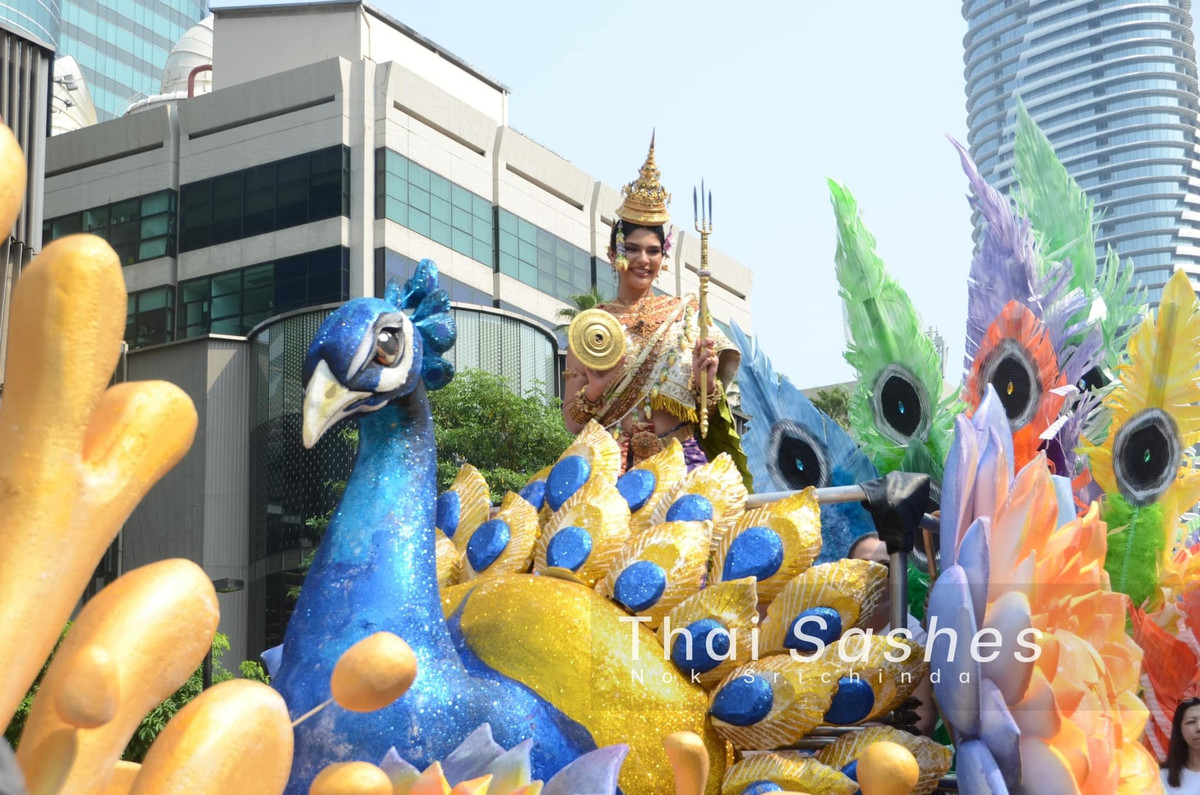 Dan hoa hau mac goi cam tai le hoi te nuoc-Hinh-25