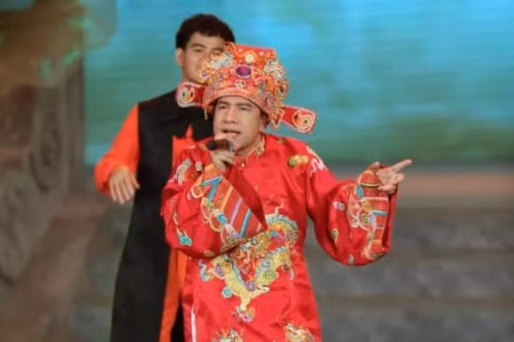 Nghệ sĩ Quang Thắng và vợ kém 11 tuổi có cuộc sống hôn nhân hạnh phúc và khá êm đềm.