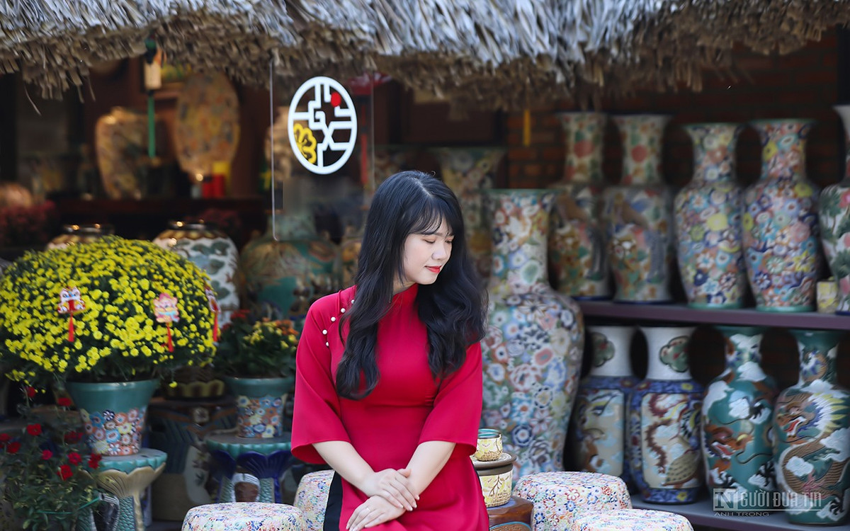  Gốm Biên Hòa không chỉ là sản phẩm gốm gia dụng, mà còn là sản phẩm mỹ thuật mang giá trị văn hóa, lịch sử. Vì vậy, các khu trưng bày gốm tại đây đều hướng đến một không gian văn hóa, nghệ thuật nhằm tôn vinh nét đẹp tinh xảo của sản phẩm gốm Biên Hòa.