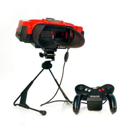  4. Nintendo Virtual Boy. Lý do: Chỉ có thể hiển thị hình ảnh màu đen và trắng Như nguyên mẫu của thiết bị thực tế ảo, Nintendo Virtual Boy tại thời điểm đó là một khái niệm tiên tiến, nhưng nó cũng là một sản phẩm thất bại. Do hạn chế về kỹ thuật, nó chỉ có thể hiển thị hình ảnh màu đen và trắng, trò chơi Nintendo và thậm chí khuyến khích người dùng nên “nghỉ ngơi” sau 15 phút sử dụng.
