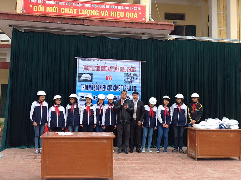 Hang tram mu bao hiem den tay hoc sinh Thai Binh-Hinh-4