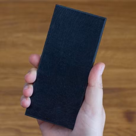  1. NoPhone Zero. Lý do: Không đáng giá tiền NoPhone Zero không là một sản phẩm kỹ thuật số, bởi vì nó chỉ là một hình chữ nhật bằng nhựa màu đen, có ngoại hình tương tự điện thoại. Nó được sử dụng cai nghiện điện thoại thông minh. Trong khi đó nó có giá 10 USD.