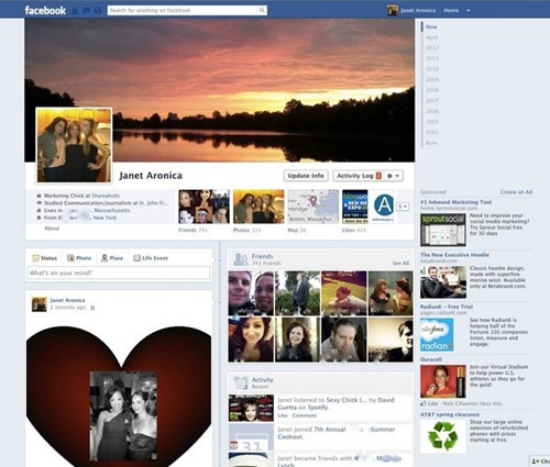 Cùng năm đó, Facebook bắt đầu thử nghiệm giao diện trang cá nhân hoàn toàn mới, gọi là dòng thời gian (Timeline)