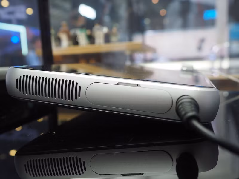 Nhờ đó, nó cho thời gian sử dụng từ 3-4 giờ.