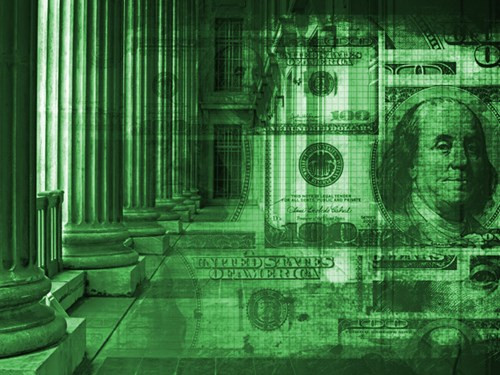  Giao dịch ngân hàng trực tuyến. Có thể bạn nghĩ rằng không còn ai cần đến những cảnh báo không nên giao dịch ngân hàng trực tuyến qua mạng Wi-Fi miễn phí. Tuy nhiên, hãng bảo mật Kaspersky Lab cho biết đã có hơn 100 ngân hàng trên toàn cầu bị mất 900 triệu USD vì những tên bẻ khóa trên không gian này. Điều đó có nghĩa là dường như còn rất nhiều người vẫn giao dịch trên đó. Nếu bạn muốn dùng Wi-Fi miễn phí trong quán cà phê thì nên biết rằng một ai đó trong quán có bộ định tuyến (router) cũng có thể dễ dàng thiết lập một mạng công cộng có tên mạng có vẻ giống như tên mạng Wi-Fi của quán.