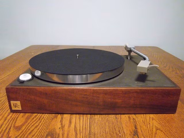 Edgar Villchur - Nha sang che thiet bi am thanh vi dai-Hinh-7