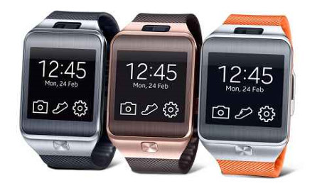  3. Samsung Gear 2. Lý do: Ít ứng dụng, khả năng tương thích hạn chế Phải thừa nhận, đồng hồ Samsung Gear 2 mặc dù tích hợp một số tính năng, nhưng ngoại hình không quá xuất sắc, chạy hệ điều hành Tizen OS, ứng dụng ít, và nó chỉ tương thích với một số mô hình của điện thoại thông minh Samsung. Cuối cùng, giá cả, khả năng tương thích và hỗ trợ phần mềm hạn chế.