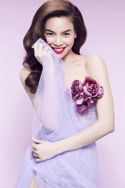 Mỹ nhân Việt và công cuộc 'đổi đời' nhờ 'dao kéo' - Ảnh 4 Mỹ nhân Việt và công cuộc 'đổi đời' nhờ 'dao kéo' - Ảnh 4