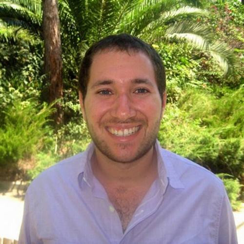 Thành viên thứ 4: Arie Hasit. Mặc dù tham gia Facebook từ khá sớm, nhưng Hasit không phải là một trong những nhà sáng lập của mạng xã hội này. Thay vào đó, anh là bạn của Chris Hughes, 1 trong 3 nhà đồng sáng lập của Facebook, do vậy, Hasit đã biết đến và tham gia mạng xã hội này từ những ngày đầu tiên.