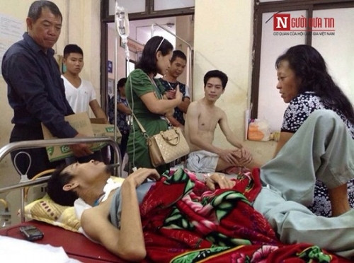 Người đàn ông nghèo lái xe ôm và 10 năm làm từ thiện - Ảnh 2 Người đàn ông nghèo lái xe ôm và 10 năm làm từ thiện - Ảnh 2