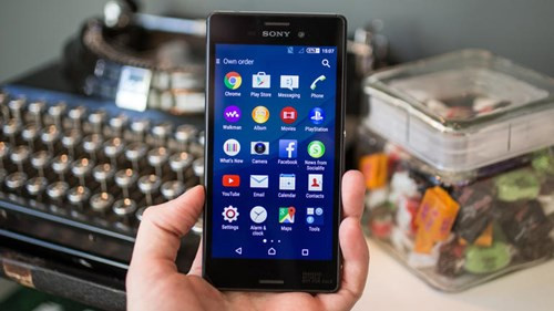 Đây cũng là mẫu smartphone duy nhất trong danh sách này có khả năng chống nước. Tuy nhiên, màn hình 5 inch của máy chỉ có độ phân giải HD thay vì Full HD như Lenovo A7010 hay Redmi Note 3 ở trên. Máy được trang bị vi xử lý Snapdragon 615 8 nhân của Qualcomm và RAM 2GB là đủ tốt cho đa số nhu cầu sử dụng phổ biến. Điểm đáng tiếc nhất của M4 Aqua Dual chính là bộ nhớ trong của máy chỉ có 8GB nên dung lượng trống của bộ nhớ ngay sau khi kích hoạt có chưa đầy 3GB.