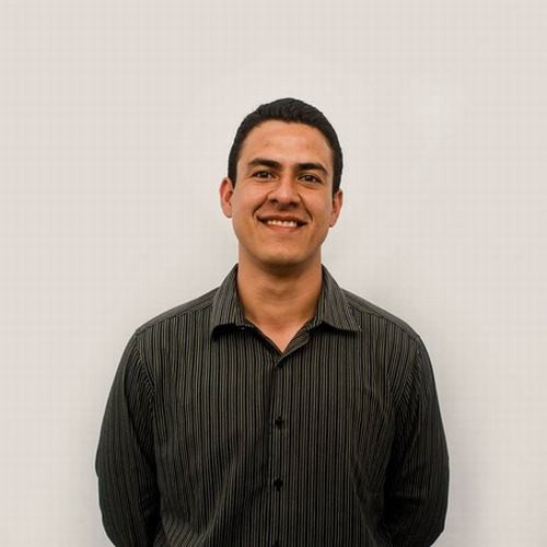 Thành viên thứ 12: Tono Aguilar. Auiglar là sinh viên của Harvard, nhưng không rõ lý do tại sao anh biết đến và tham gia vào Facebook.