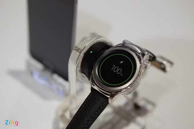 Samsung cũng mang đến nhiều lựa chọn dây đeo và mặt đồng hồ hơn, tất cả đến từ những đối tác mới của họ.