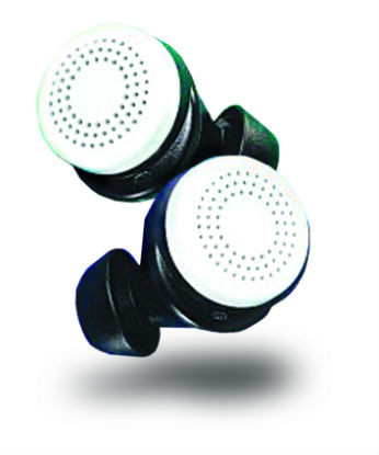  Tai nghe sinh học. Nếu bạn mắc kẹt ở đâu đó với những tiếng ồn không thể chịu nổi, có lẽ bạn sẽ có hai lựa chọn: hoặc là bịt tai lại hoặc là bỏ đi. Nhưng nếu bạn có thể loại bỏ những tiếng ồn khó chịu và thậm chí tắt hoàn toàn, giảm âm lượng của chúng thì sao? Theo nhà sản xuất Doppler Labs có trụ sở tại New York, thiết bị Here Active Listening System là một đôi nút tai đặc biệt. Với chức năng khuếch đại âm thanh hoặc giảm tiếng ồn cùng lúc, vi xử lý của Here đồng bộ với một ứng dụng trên smartphone, vì thế người sử dụng có thể lựa chọn tần số mà mình muốn lọc. Điều này có nghĩa là bạn có thể đứng trên ga tàu và trò chuyện bình thường với mọi người mà không bị ảnh hưởng bởi tiếng ồn xung quanh hoặc bạn có thể “vặn nhỏ” tiếng trẻ em khóc trên máy bay. Hiện thiết bị đã được bán thương mại tại một số nước và nhận được phản hòi khá tích cực của người dùng.