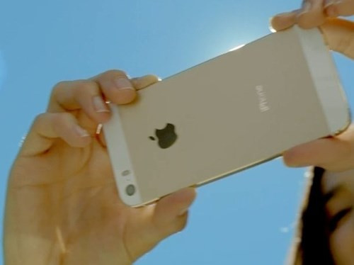  Camera độ phân giải lớn hơn chụp tốt hơn. Không có nhiều điểm khác biệt giữa một chiếc máy 8 megapixel và 12 megapixel, nếu chúng sử dụng chung công nghệ, cùng kích cỡ cảm biến. Chất lượng của bức ảnh được quyết định phần lớn bởi việc bao nhiêu ánh sáng lọt vào cảm biến. Cảm biến lớn thường đi kèm với điểm ảnh lớn. Điểm ảnh lớn giúp hứng được nhiều ánh sáng hơn. Do đó, kích cỡ điểm ảnh quan trọng hơn nhiều so với số lượng điểm ảnh. Nói cách khác, camera độ phân giải lớn chỉ giúp chụp được những bức ảnh lớn hơn, chứ không phải những bức ảnh đẹp hơn.