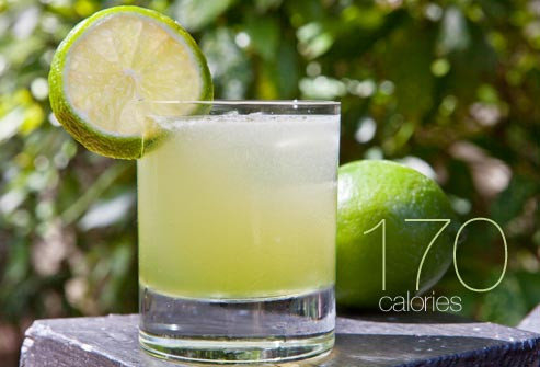 Một ly Margarita của Mê xi cô chứa tới 170kcalo. Món đồ uống cực ngon này sẽ khiến tín đồ của quả chanh tươi ưa thích mê mẩn.