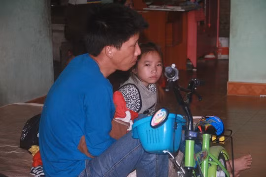 Anh Chương đau buồn trước cái chết của vợ và 2 con