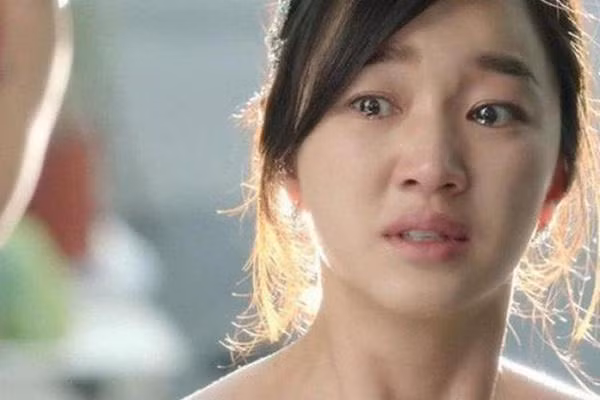 Moi cuoi 3 thang chong ngoai tinh, vo bau bi tieu tam choc gian-Hinh-2