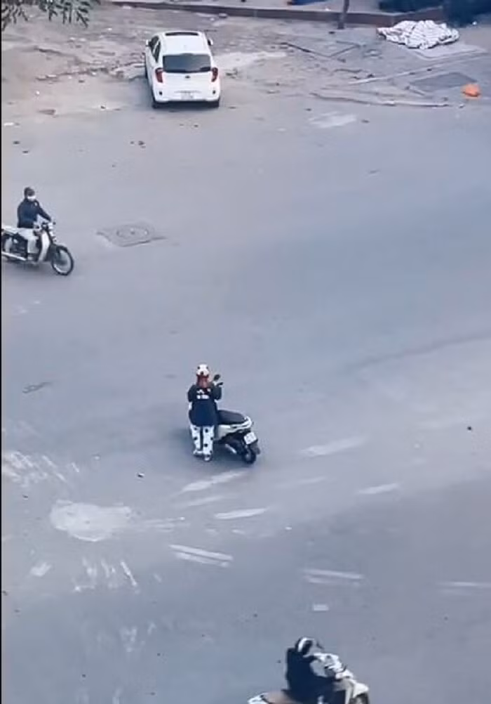 Tap the duc ngay nga tu duong, co gai khien dan mang ngan ngam