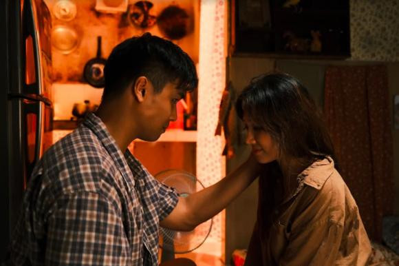 Hari Won vao vai ba ban ve chai