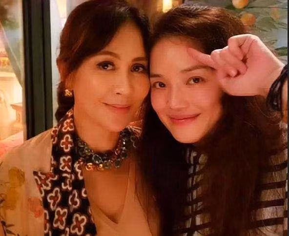 Luu Gia Linh cach mat Thu Ky chi vi... chiec bon cau