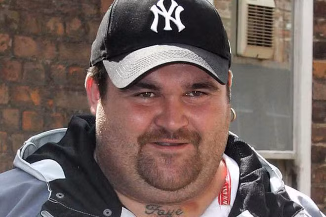 Bi kich cua chang cong nhan quet rac sau khi trung so doc dac