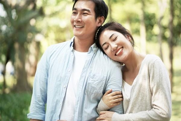 4 bí quyết giữ chồng đi làm xa: Xa mặt nhưng không cách lòng ảnh 2