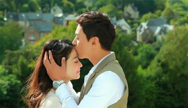 4 bí quyết giữ chồng đi làm xa: Xa mặt nhưng không cách lòng ảnh 1