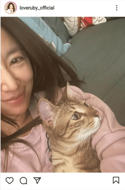 Lam Tam Nhu gay soc khi de mat moc lo nhieu nep nhan nhu ba lao