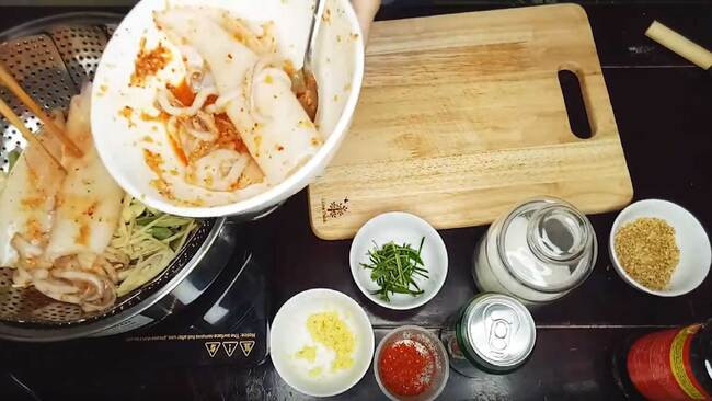 Muc hap muon thom gion san sat, chi can them 1 nguyen lieu nay-Hinh-2