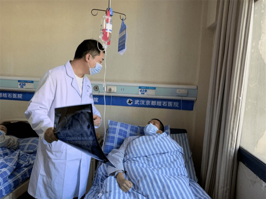 Cả nhà 5 người bị sỏi thận, do thường xuyên ăn loại thực phẩm này Ca nha 5 nguoi bi soi than, do thuong xuyen an loai thuc pham nay