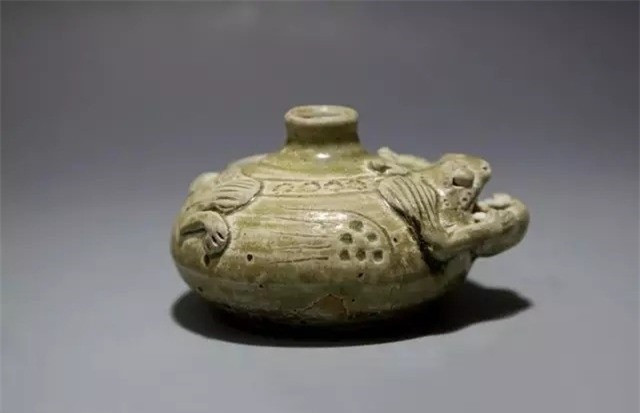 Người phụ nữ cầm chiếc bình mẻ đến chương trình thẩm định và cái kết - Hình 2 Nguoi phu nu cam chiec binh me den chuong trinh tham dinh va cai ket-Hinh-2