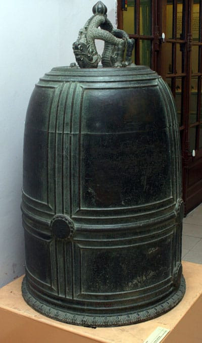 Su that ve kim loai co ma luc lam vo guong, tat lua-Hinh-3