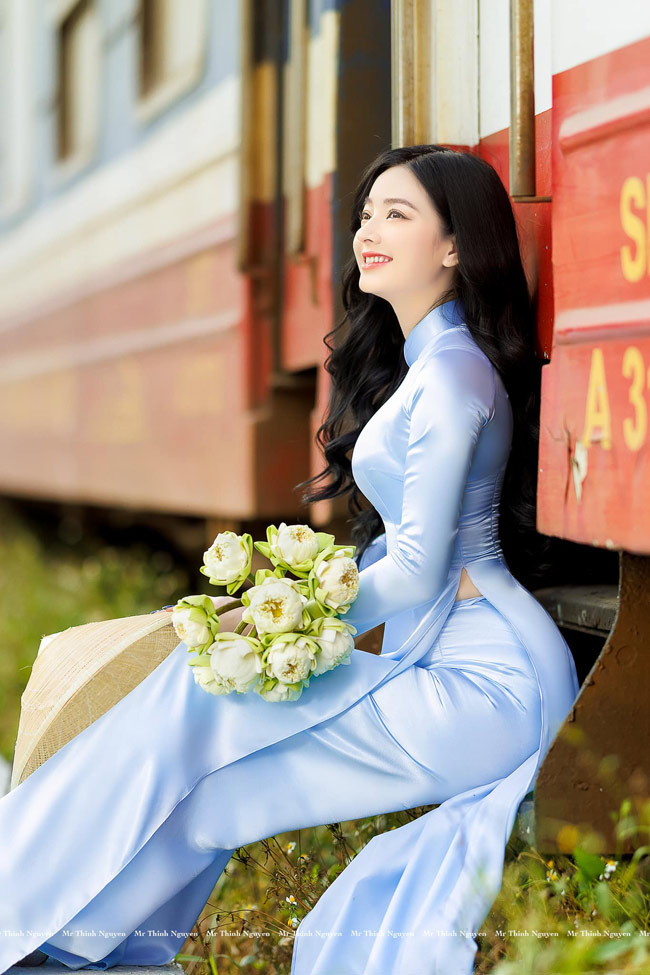 Nụ cười toả nắng cũng là điểm đặc biệt của cô nàng.