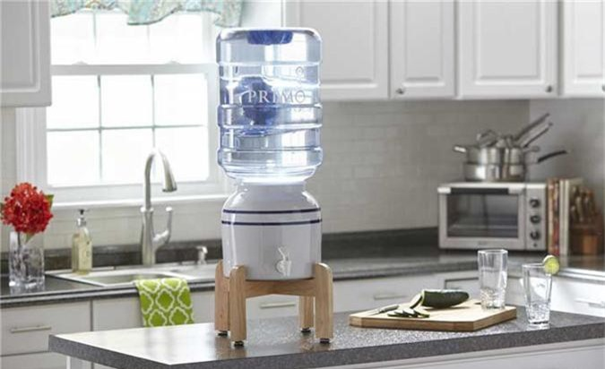 Nhìn thấy bình nước ở vị trí này, khấn mấy thần Tài cũng lắc đầu Nhin thay binh nuoc o vi tri nay, khan may than Tai cung lac dau