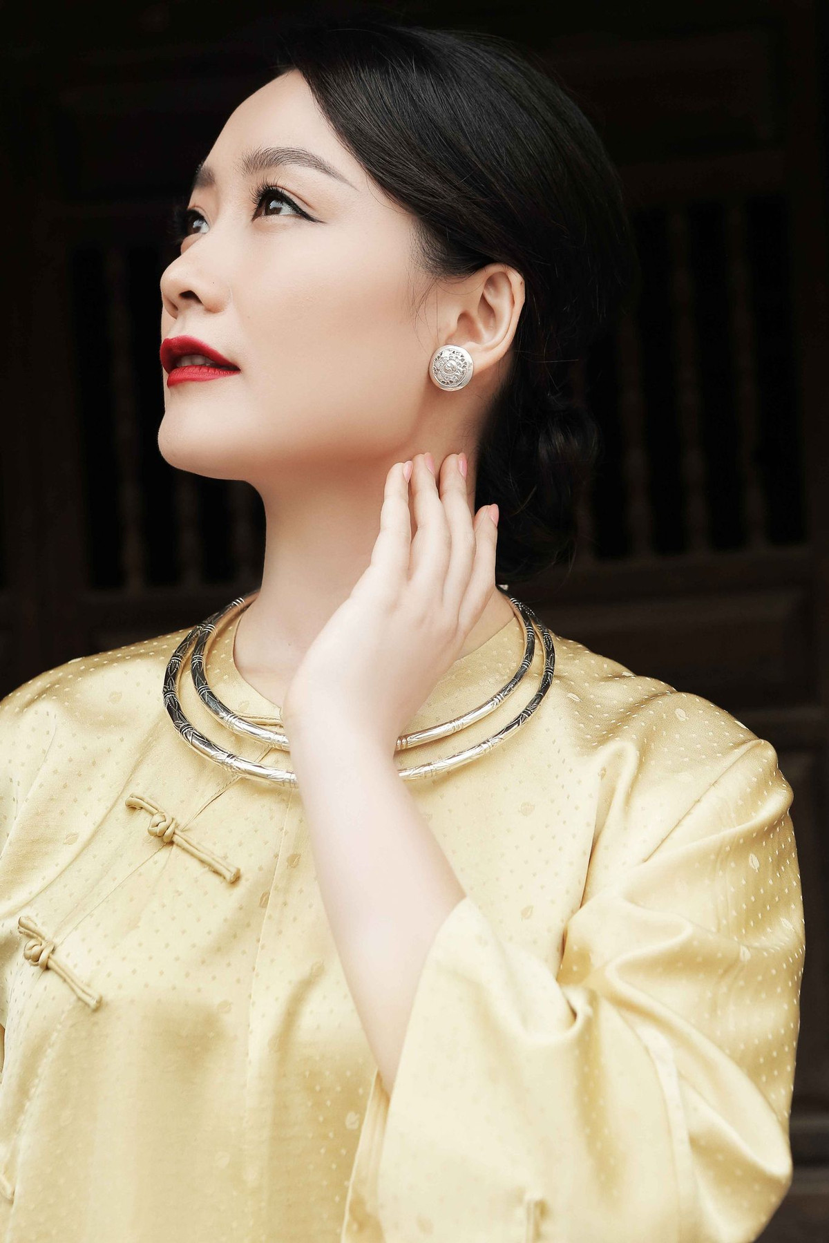 Dễ thấy áo dài là trang phục thường thấy của Thu Hà trong mỗi bộ ảnh được đăng tải. Thu Hà cho biết cô có một tình yêu đặc biệt với tà áo dài. Vì vậy mỗi khi có dự án chụp ảnh áo dài, nữ BTV đều sẵn sàng nhận lời.