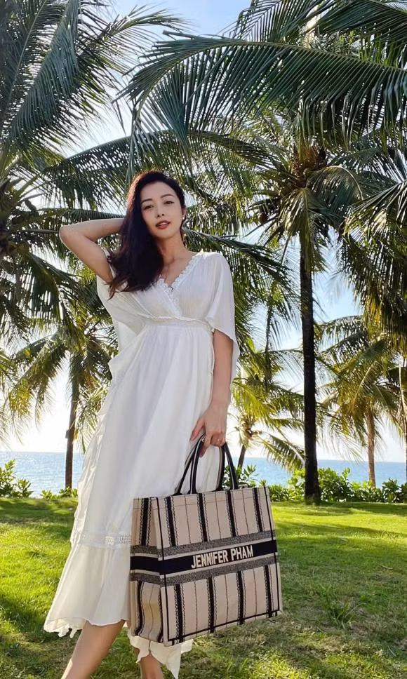 Jennifer Pham khoe dang nuot na sau 4 lan sinh no-Hinh-5