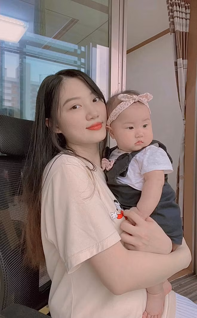 Co gai quen chong qua mai moi, cuoi ve moi biet chong giau-Hinh-2