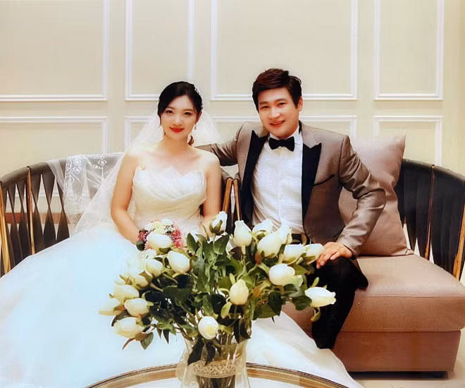 Co gai quen chong qua mai moi, cuoi ve moi biet chong giau