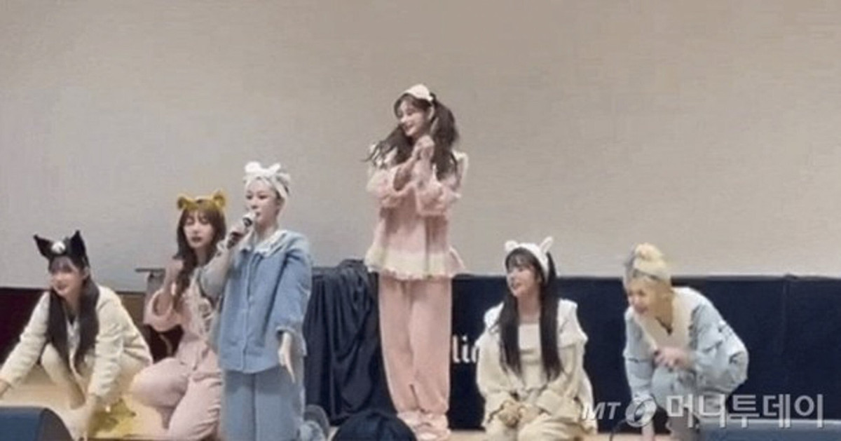 Nu ca si Trung Quoc bi tay chay vi khong quy goi chuc mung nam moi