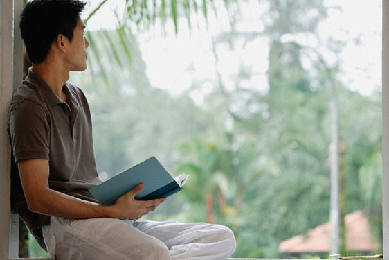 Ngay vo ky don ly hon, toi sung suong mo tiec an mung