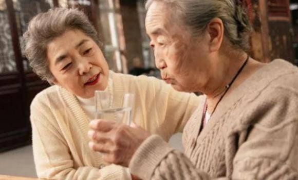 Nguoi duong huyet cao co 3 trieu chung sau bua an-Hinh-3